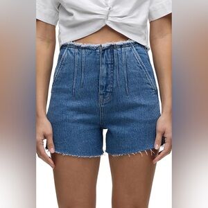 Hudson Jeans Harlow Darted Short.  Size 28